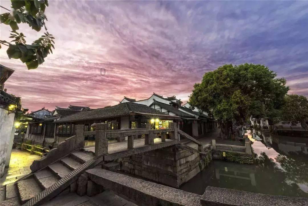 37岁女星庄群施拍戏中猝死:细节曝光,令人惋惜不已